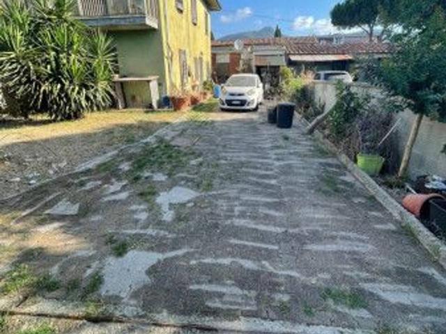 Terratetto plurifamiliare in vendita a Cascina