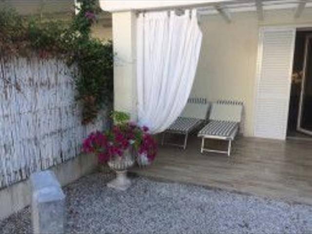 Terratetto plurifamiliare in vendita a Forte Dei Marmi