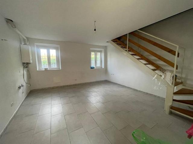 Terratetto plurifamiliare via Carducci 43, Mornago