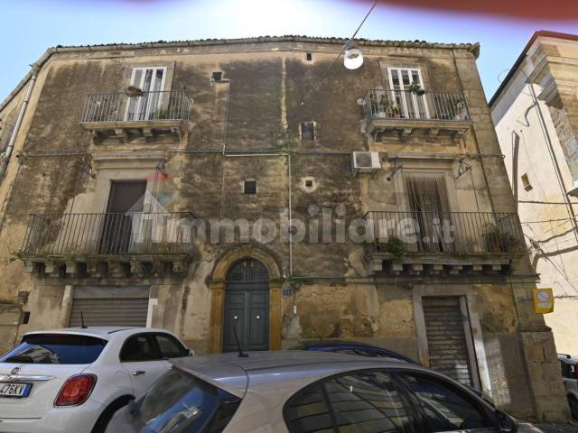 Terratetto plurifamiliare via Infermeria 54, Centro, Caltagirone