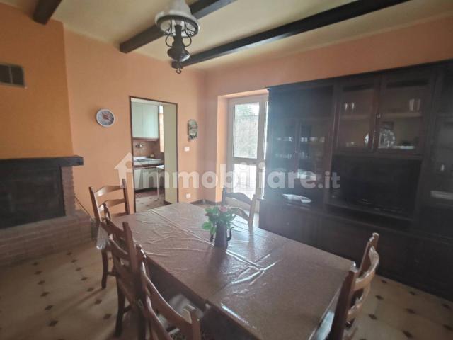 Terratetto plurifamiliare 156 m², buono stato, Castel San Giovanni