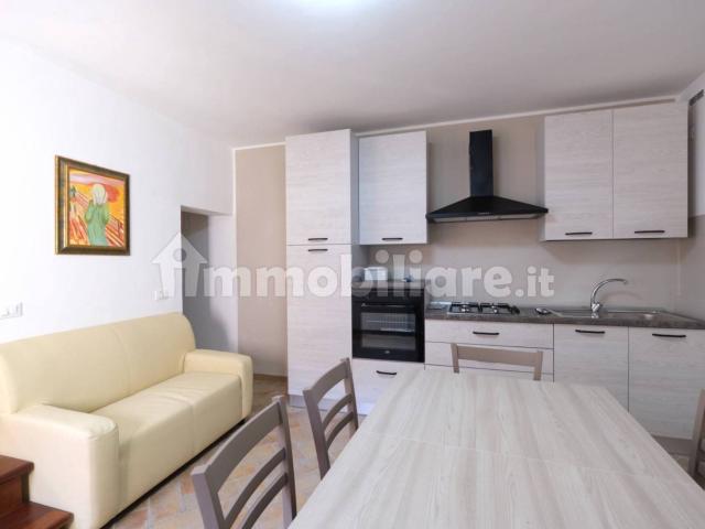 Terratetto plurifamiliare 60 m², Semicentro, Este