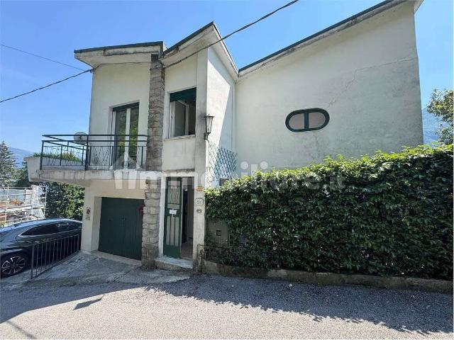 Terratetto unifamiliare via Villaggio Primavera, 11, Brienno