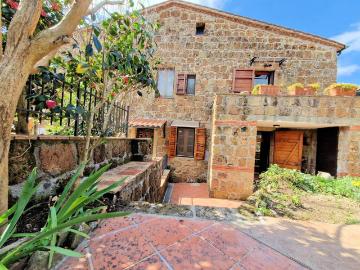 Terratetto unifamiliare indipendente in vendita a Sorano 80m² Sorano