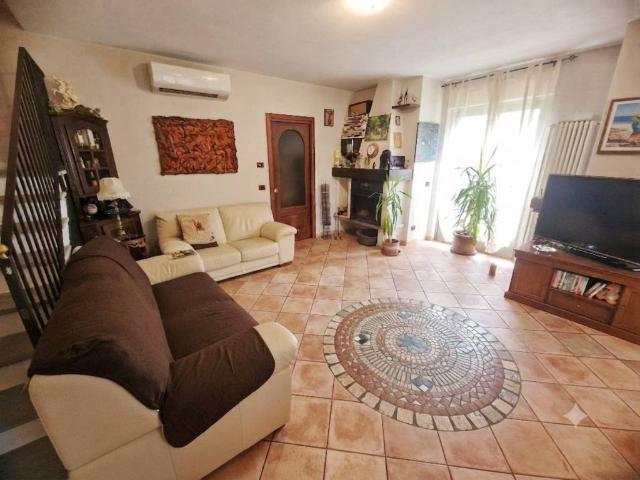 Terratetto unifamiliare regione Bocca, Cella Monte 210m² Cella Monte