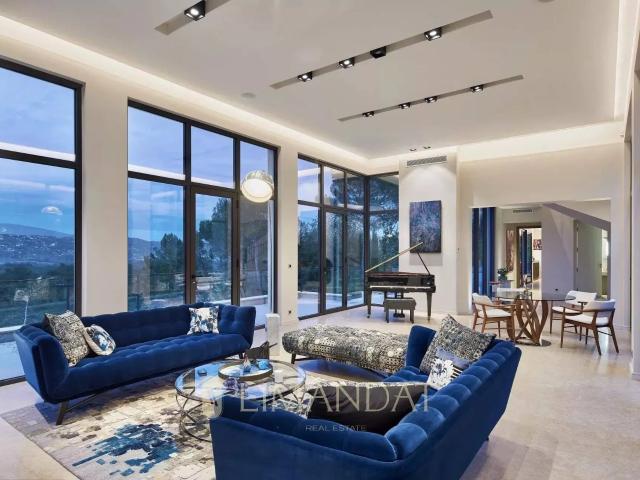 Terre Blanche – Villa with Heated Infinity Pool, Direct Golf Access & Panoramic View