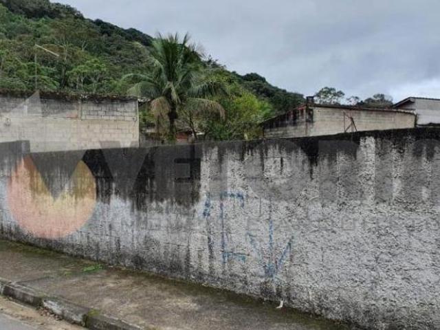 Terreno murado e aterrado pronto para construir em Caraguatatuba