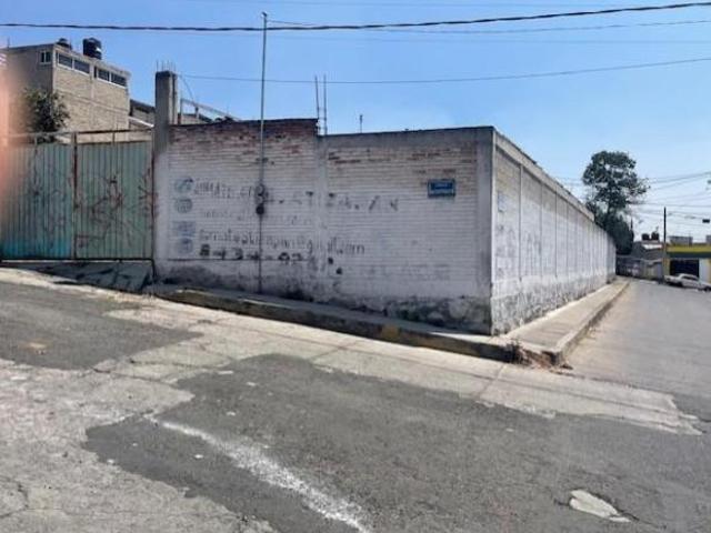 Terreno muy bien ubicado 20m frente 19.5m fondo 389 m2 Atizapán de Zaragoza