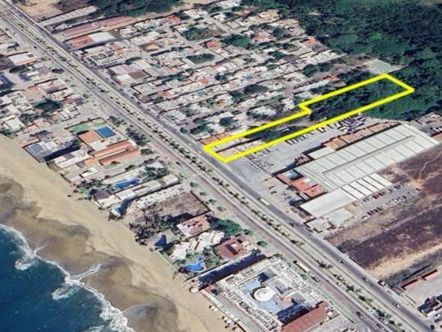Terreno Manzanillo sobre Boulevard
