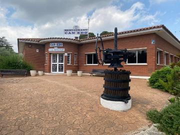 Terreno + Masía en venta en Bellaterra