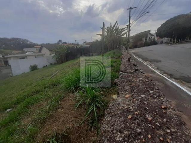 Terreno medindo 24,8 Frente / 26,7 Lado Direito