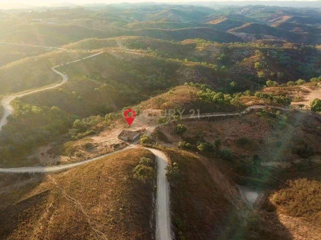 Propriedade com 18 hectares Um Refúgio de Terra, Tradição e Tranquilidade em Santana da Serra