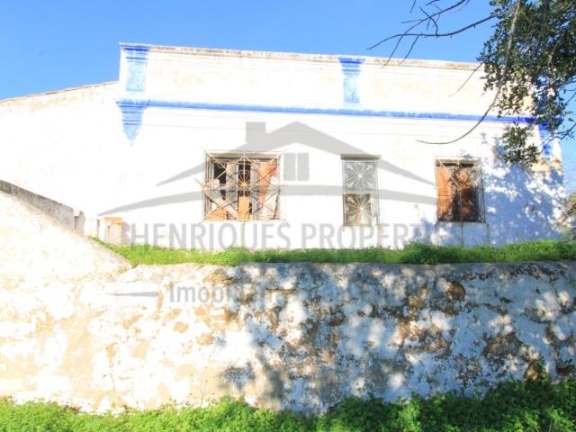 TERRENO MISTO COM 2 RUINAS, PECHÃO