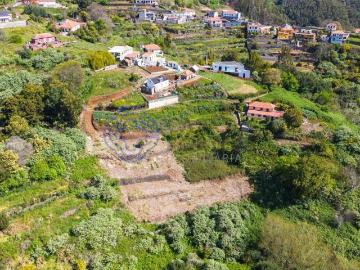 Terreno Misto com Capacidade Construtiva — Fonte dos Almocreves, Santa Cruz, Madeira