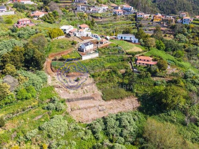 Terreno Misto com Capacidade Construtiva — Fonte dos Almocreves, Santa Cruz, Madeira