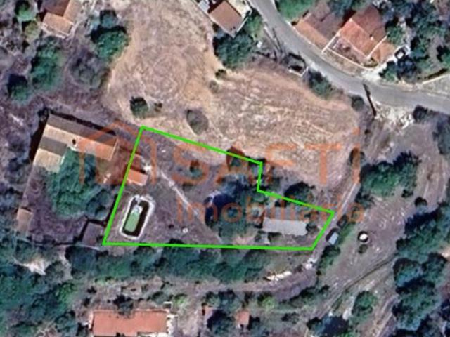Terreno Misto com possibilidade de construção