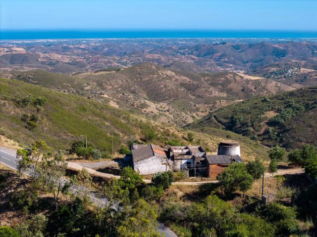 Terreno Misto com Projeto de Turismo Rural e Vista Panorâmica de Mar e Serra – Santa Catarina da Fonte do Bispo, Tavira