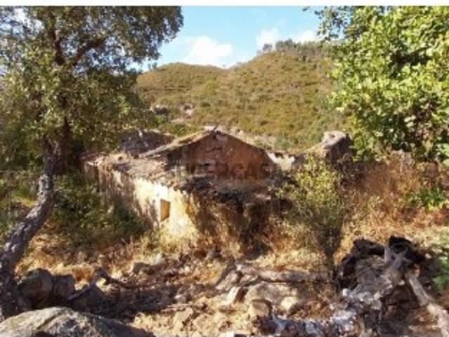 Ruína em Alferce / Monchique Oportunidade Única no Algarve Rural
