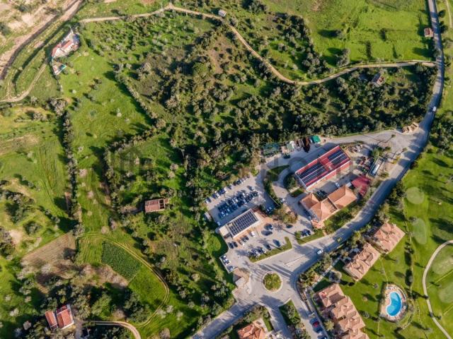 Terreno Misto com ruína junto aos Campos de Golfe do Gramacho Lagoa