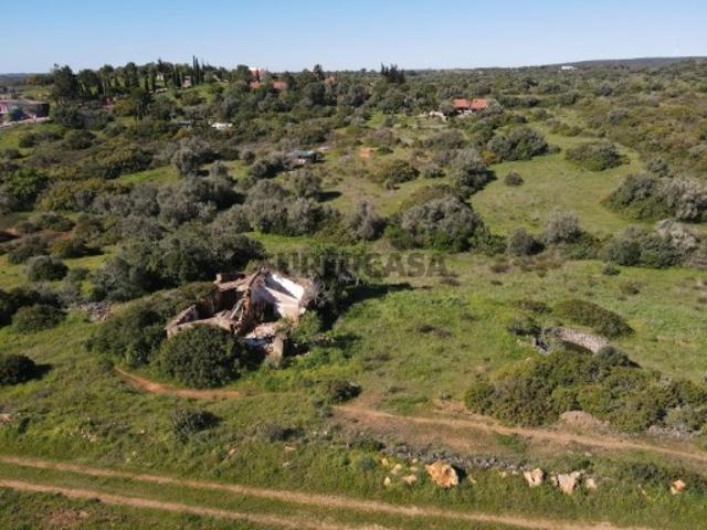 Terreno Misto com Ruína na Pedragosa Oportunidade Única no Algarve
