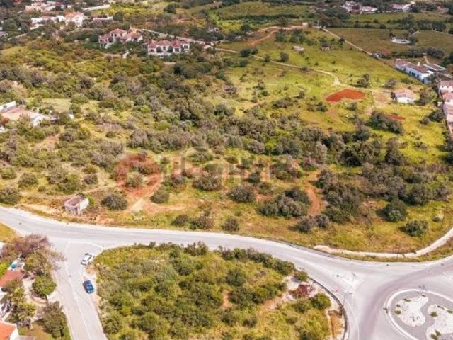 Terreno Misto com Potencial Estratégico em Fonte Santa, Quarteira