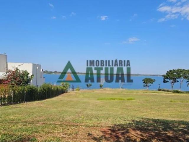TERRENO MOLHADO COM 2.140m² A VENDA EM PRIMEIRO DE MAIO
