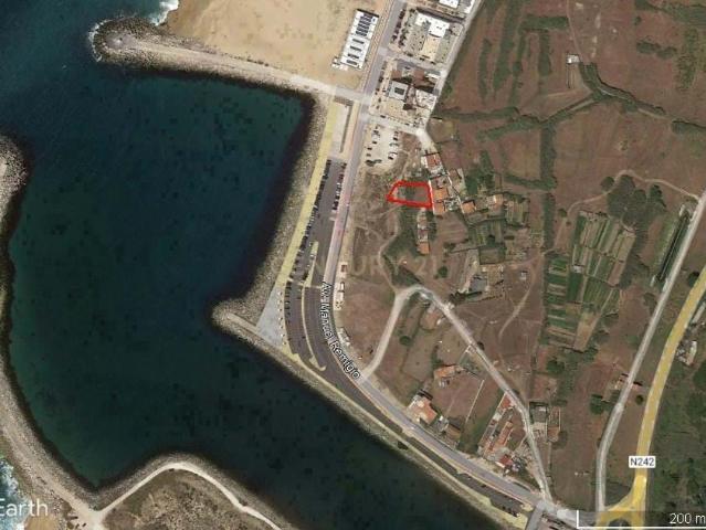 Terreno para construção na segunda linha de mar. Oportunidade única