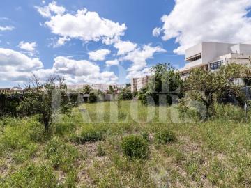 Terreno na Ajuda com 2000 m2, junto ao Polo Universitário da Ajuda