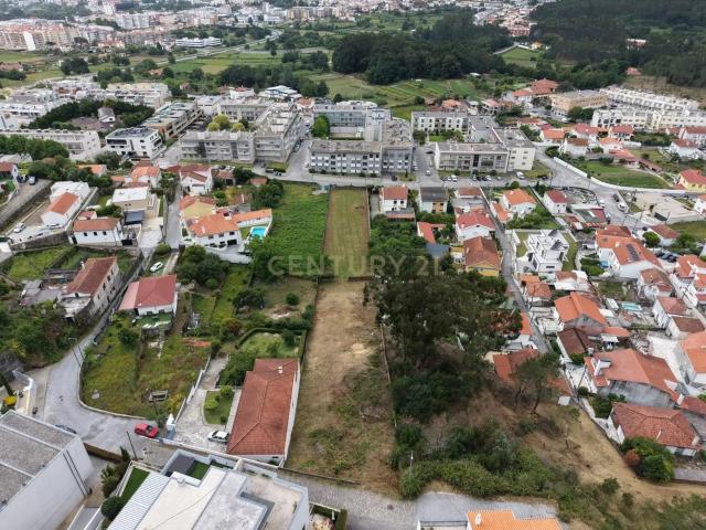 Terreno na Cova Meadela em Viana do Castelo em Zona de Construção – Ideal para 2 Moradias com Piscina