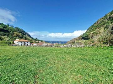 Terreno na Fajã Grande, Lajes das Flores