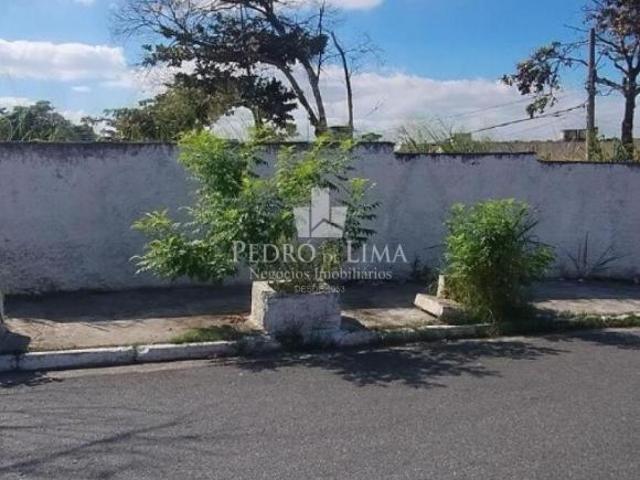 Terreno na Vila Jacuí com 720 m² e Frente de 27 Metros