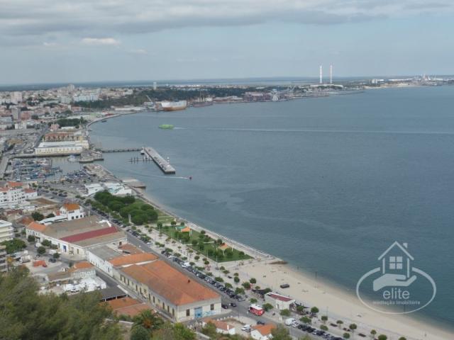 Terreno na zona ribeirinha, praia da saude com 3.000 m2 para construção!