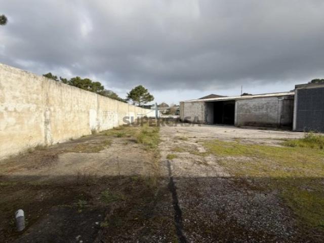 Terreno com Armazém Industrial e Elevado Potencial Empresarial | Sintra