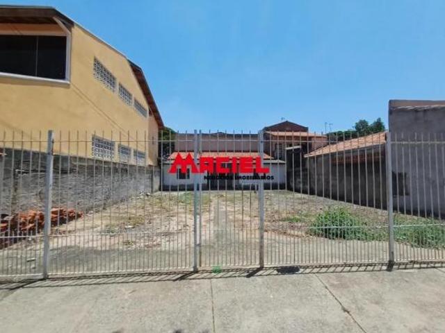 TERRENO NO MORUMBI PLANO, MURADO 300M² EXCELENTE LOCALIZAÇÃO