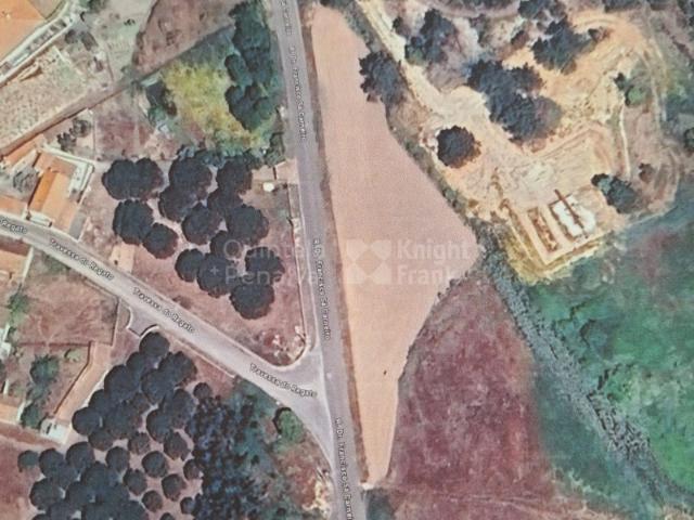 Terreno no Nadadouro, lote de 2220 m², em Óbidos