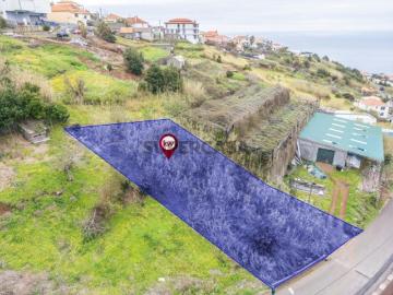 Terreno no Arco da Calheta com Projeto Aprovado e Vista Mar