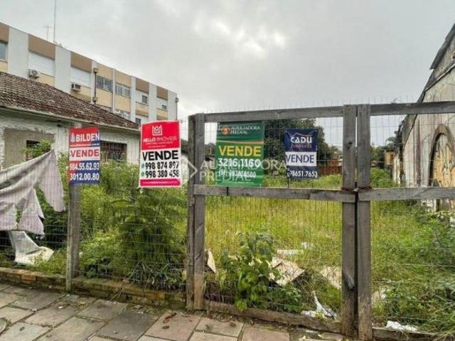 Casa com terreno medindo 484 m² para uso comercial ou residencial no bairro Teresópolis