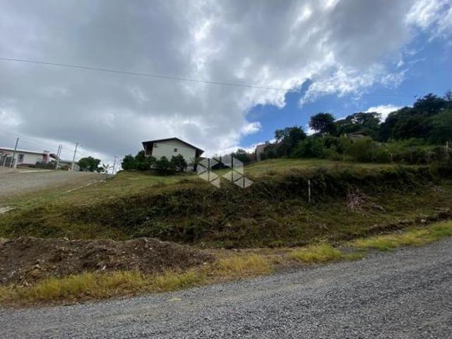 Terreno com 373,41m² no Bairro Centenário
