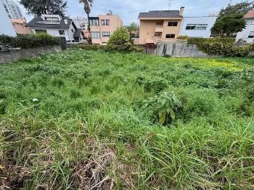 Terreno no Bairro Hollywood junto ao Colégio Alemão Rua Guerra Junqueiro