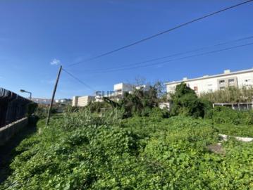 Terreno no Casalinho de Ajuda junto ao Polo Universitário da Ajuda