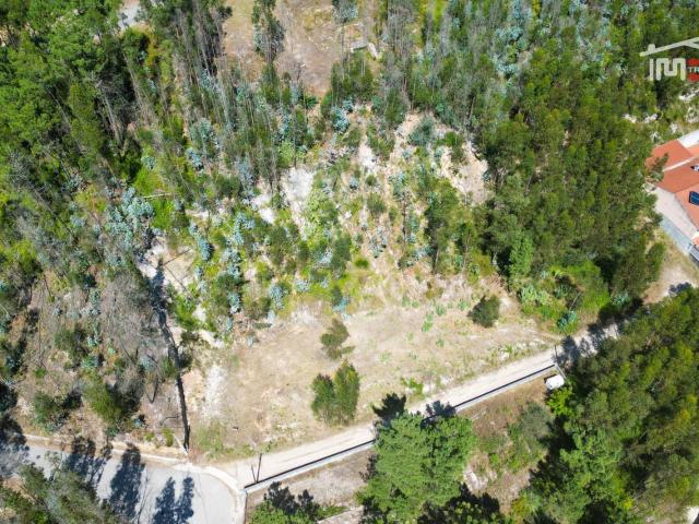 Terreno no centro de Caxarias com 856,94 m2