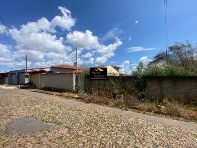Terreno no Centro de Mateus Leme de 565m² Murado, com Infraestrutura Completa!