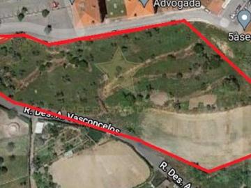 Terreno no centro de Oliveira do Hospital