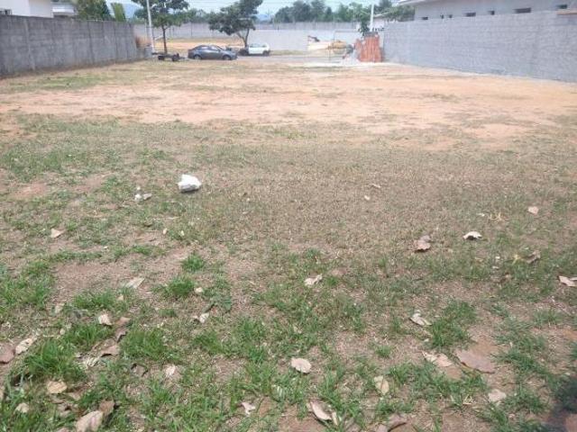 Terreno no Condomínio Colonial 2 a venda