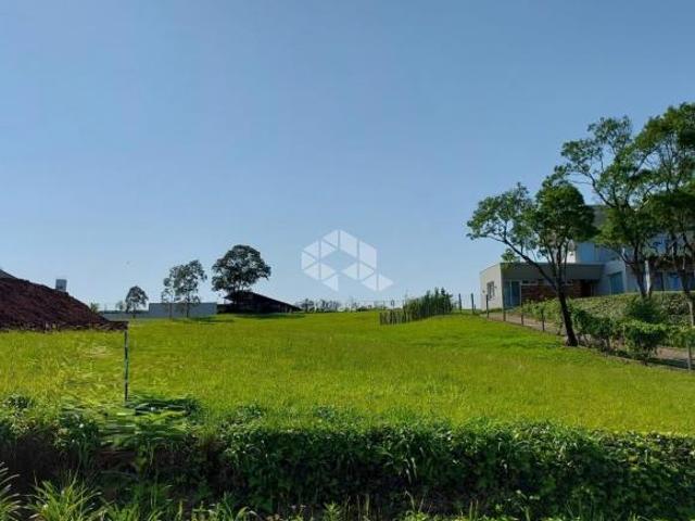 Terreno no condomínio Alto das Videiras