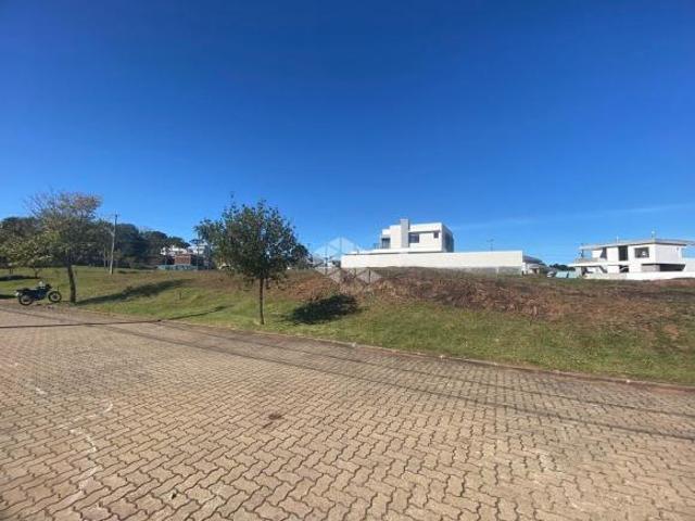 TERRENO NO CONDOMÍNIO SERRA AZUL