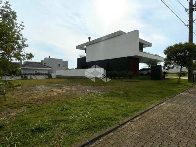 TERRENO NO CONDOMÍNIO SERRA AZUL