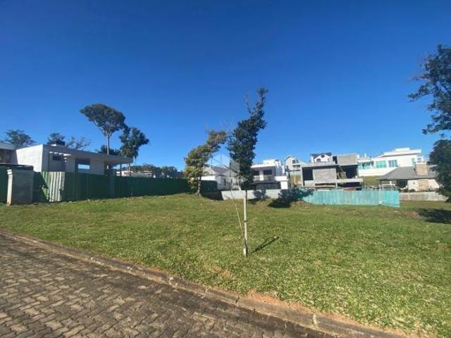 TERRENO NO CONDOMÍNIO SERRA AZUL