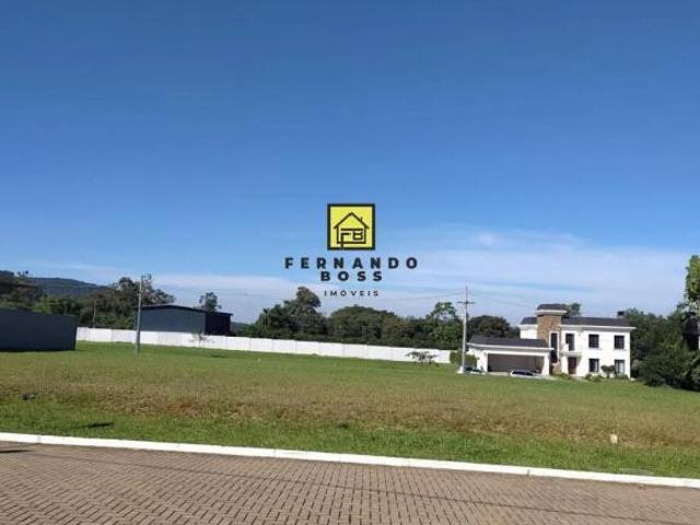 Terreno no Condomínio Parque da Figueira, em Igrejinha. Com 330m² de área total