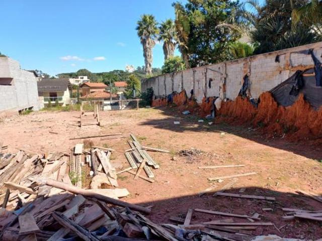 Terreno no Jardim Floresta com 732 m² em Rua sem Saída Aceita Parcelamento!